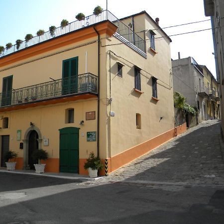 La Casa Dellamericano - Casa D'Epoca Anni '30 Aliano Bagian luar foto